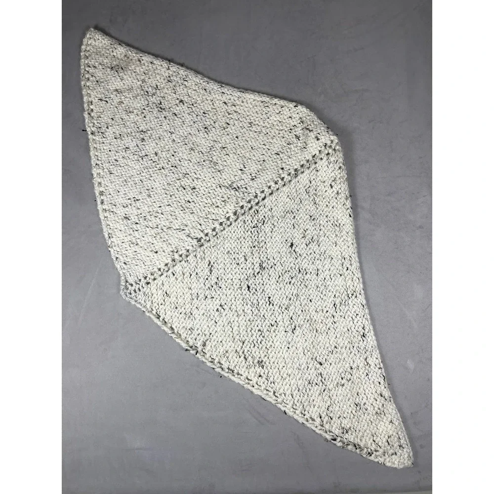 Handmade Chunky Knit Triangle Scarf Cream Speckled Donegal Wool Blend‎ Wrap